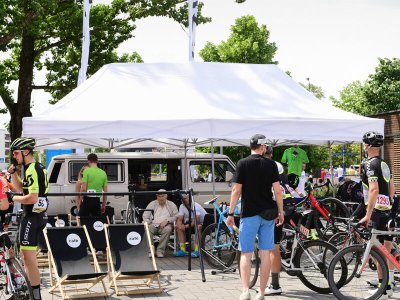 reklamtält, med, tryck, pop-up, tält, popup, väggar, mässtält, event, expo, utomhusstånd, öltält, logo, logga, företagslogga