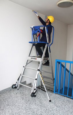 telefly, arbetsplattform, arbets, plattform, yrkes, teleskopisk, justerbara, ben, stödben, stabil, stillab, bra, arbetsmiljöval,